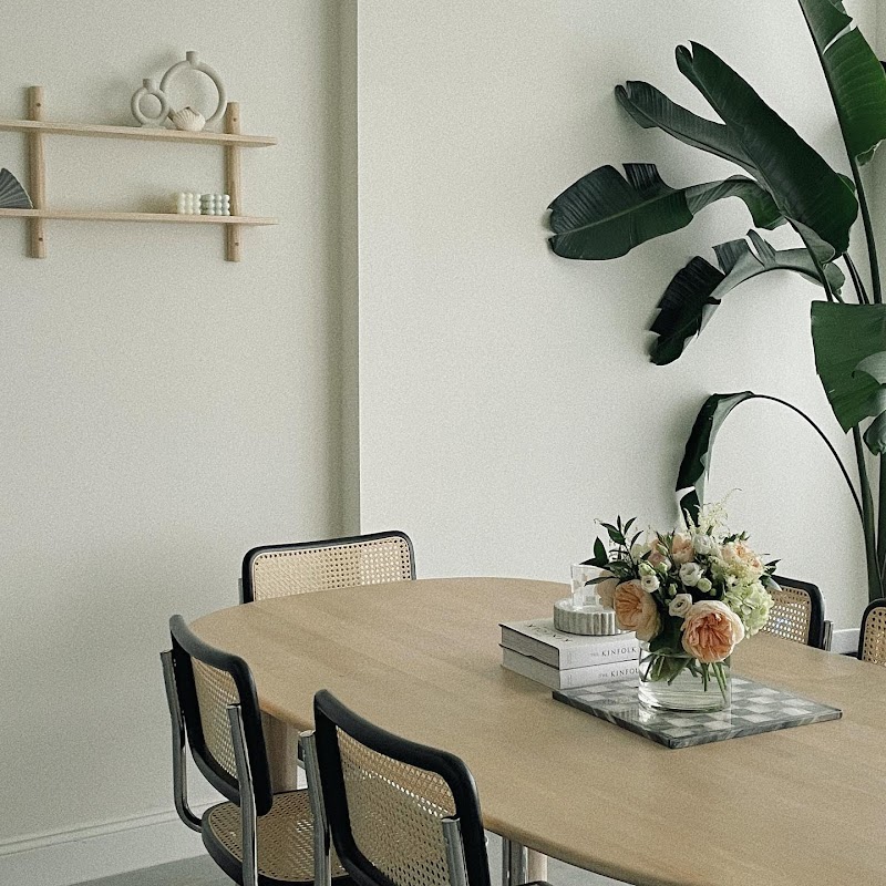 AWE & WONDER ヒーロー画像