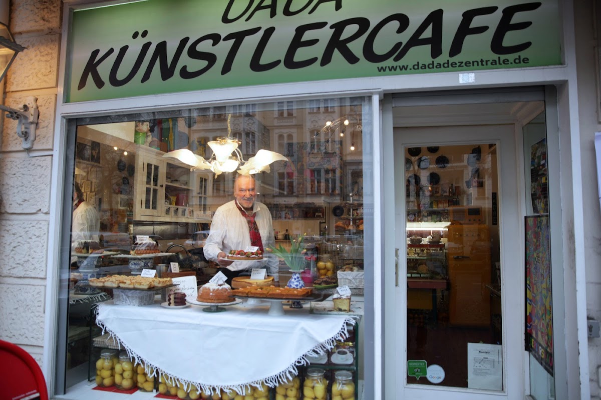 DADA Künstler-Café hero