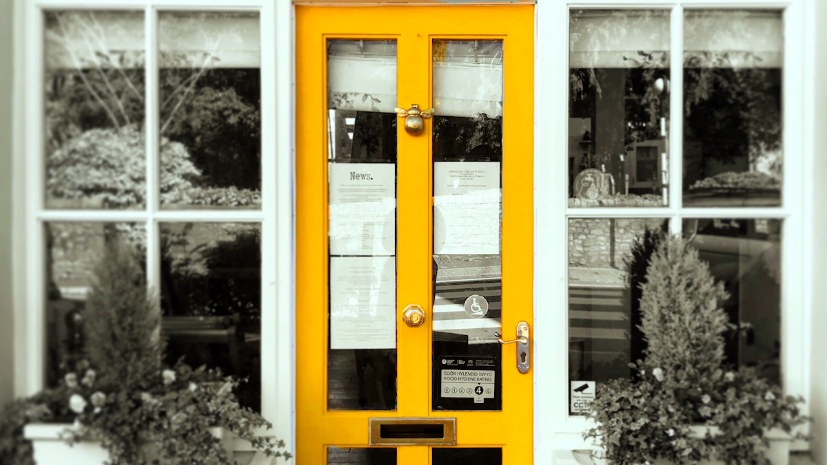 Honeybee House Tearoom hero