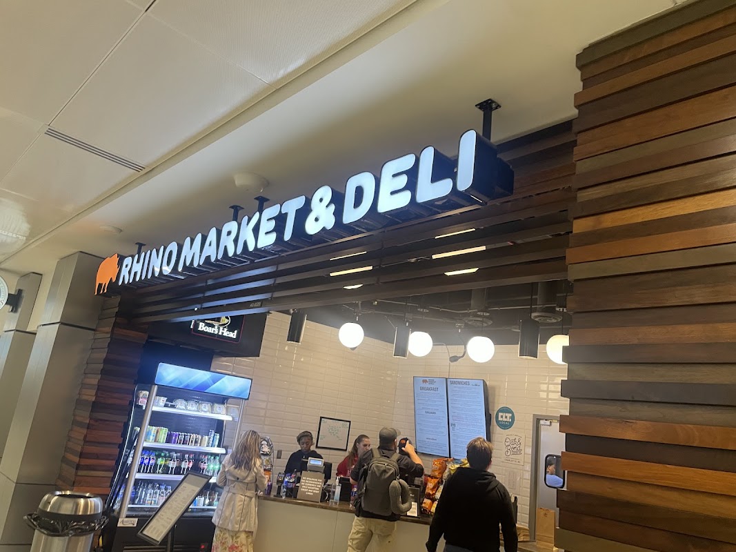 Rhino Market & Deli ヒーロー画像