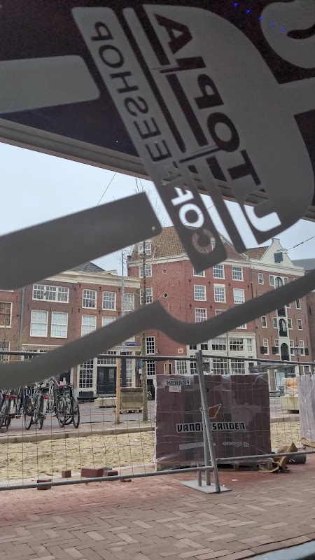 The Plug Coffeeshop Titelbild