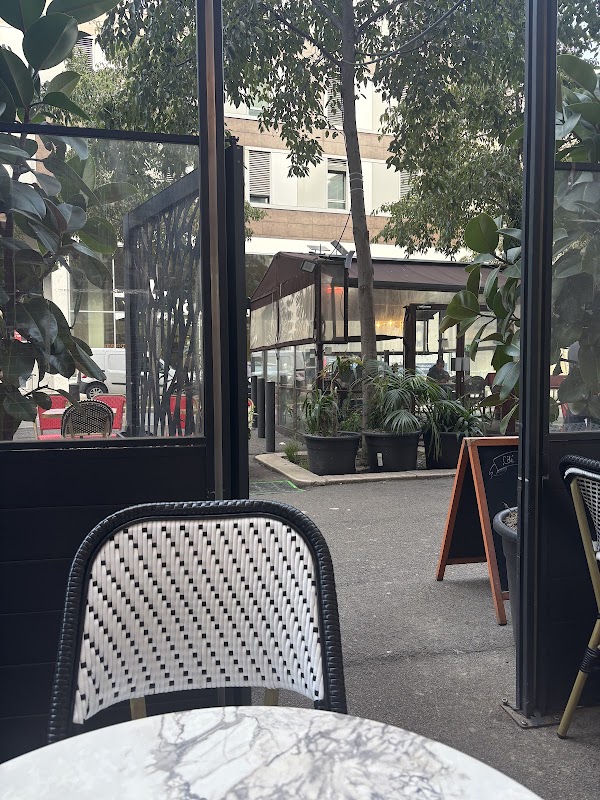 Restaurant & café EAST END hero