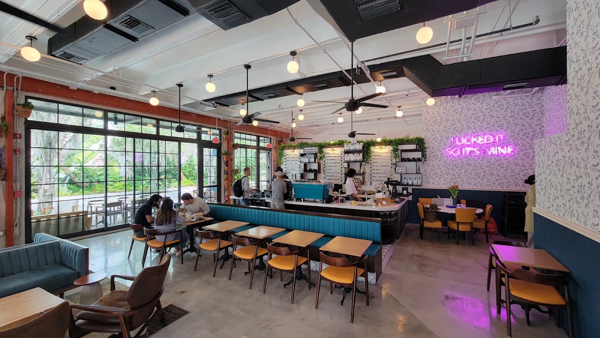 Novela Cafe Social hero