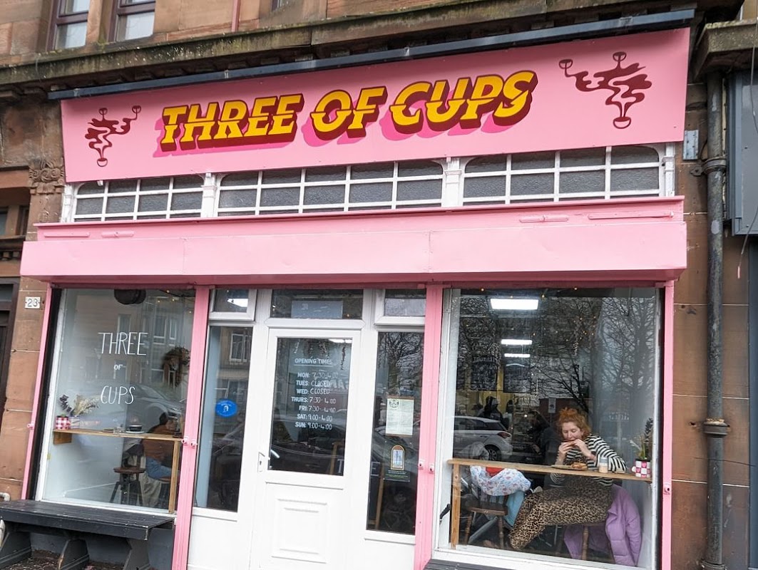 Three of Cups Titelbild