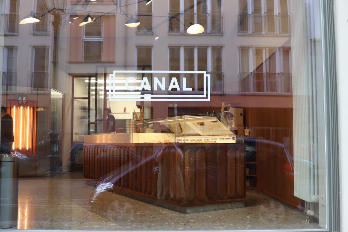 CANAL - Linienstraße hero