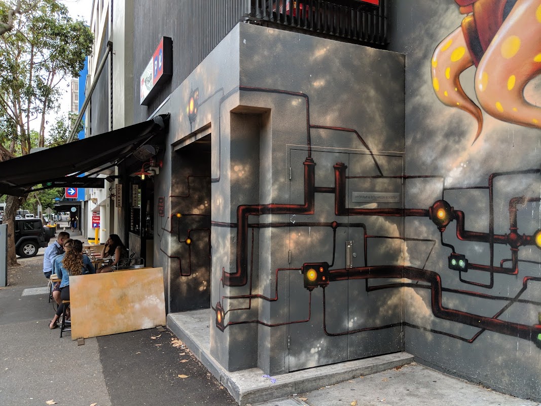 Stop Valve Espresso & Bar ヒーロー画像