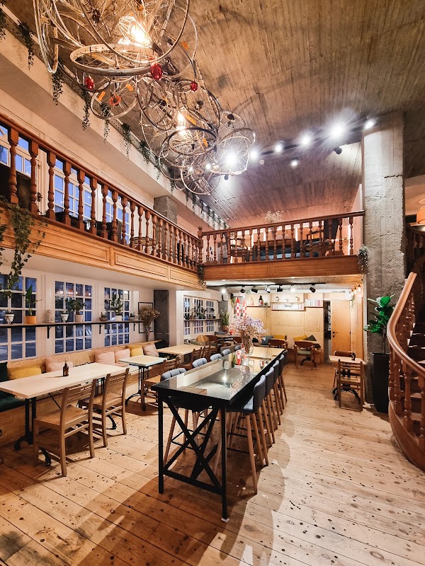 Léopold Café Royal ヒーロー画像