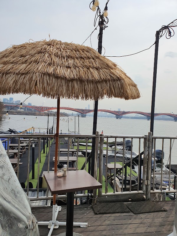 Waikiki Market Titelbild