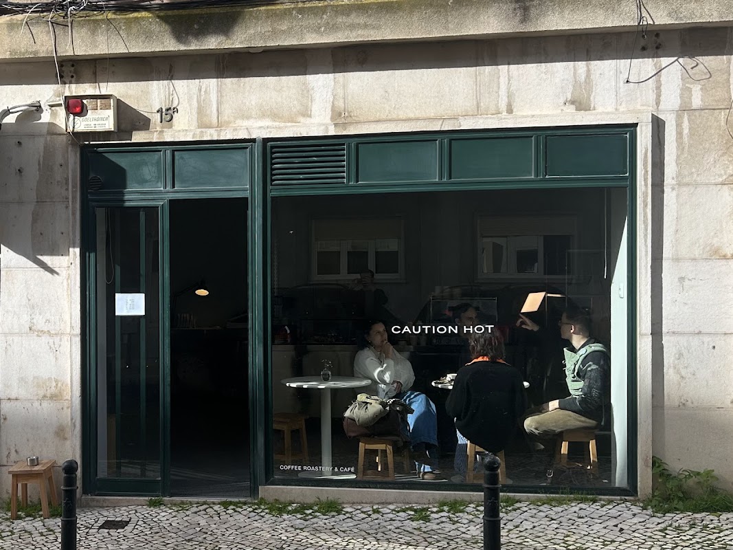 CAUTION HOT coffee roastery & café Titelbild