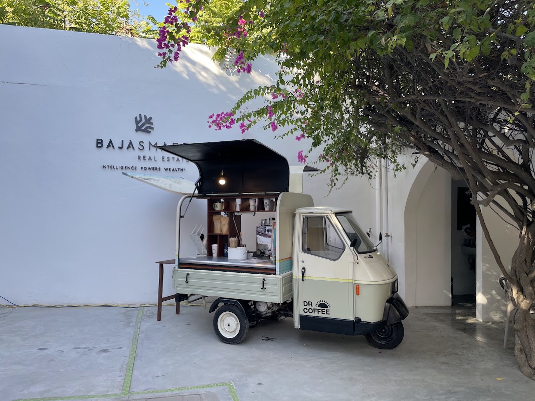 Moto Café Dr Coffee hero