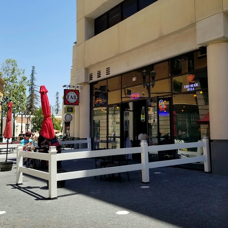 The FAB ヒーロー画像