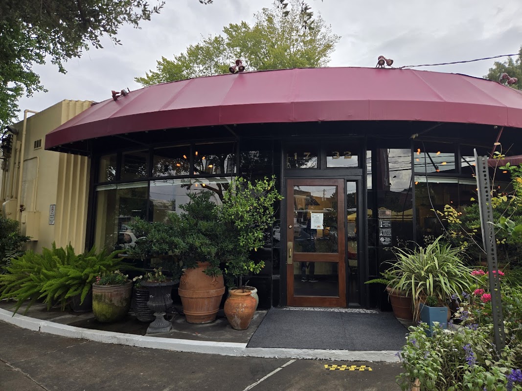 Empire Café Titelbild