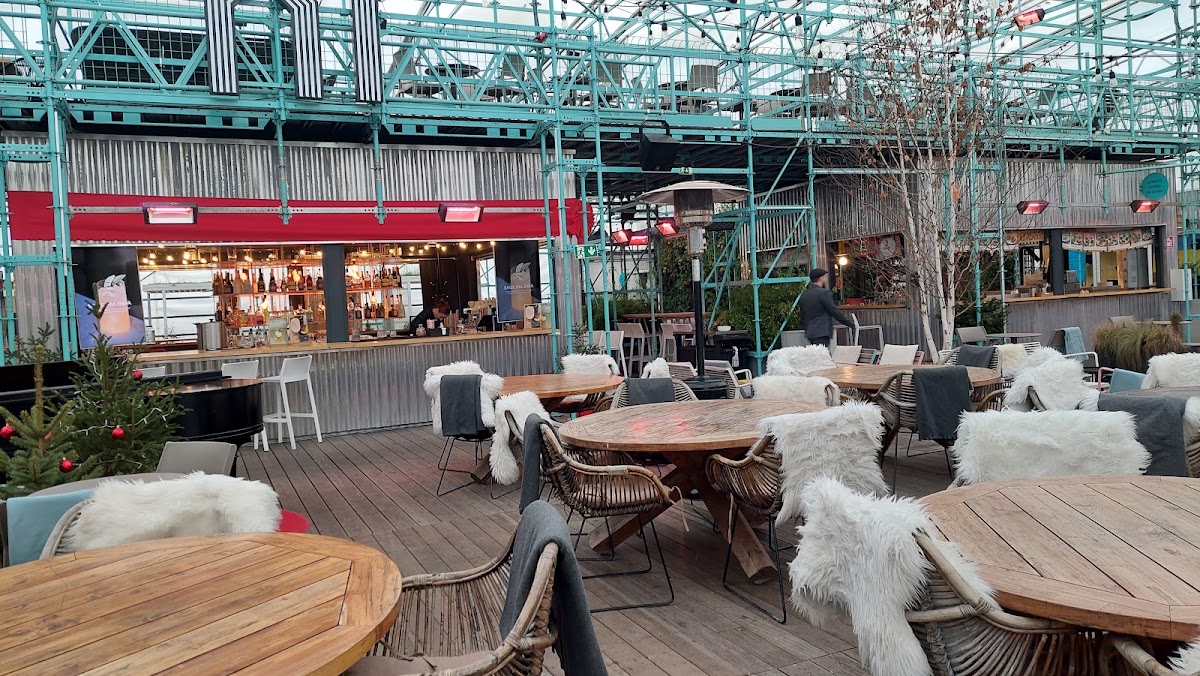 Manifesto Market Anděl hero