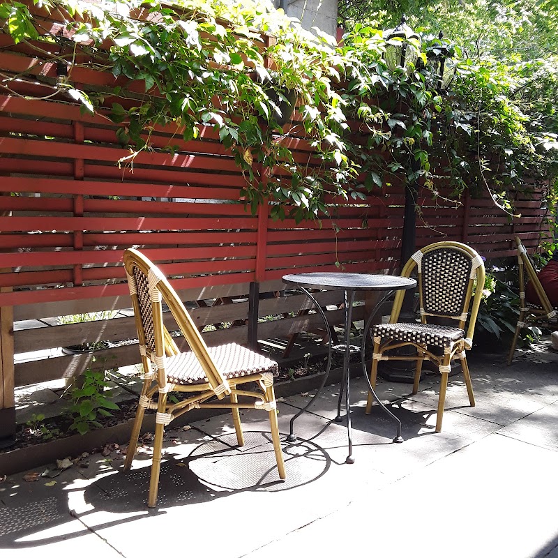 Lucy's Hydrostone Café hero