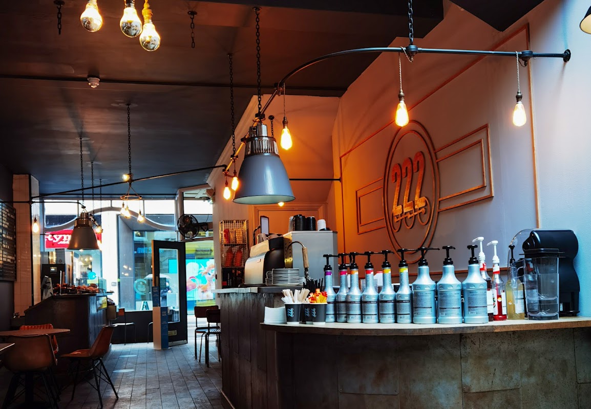 Photo principale KOZZEE Cafe Soho | Brunch, Coffee & Desserts