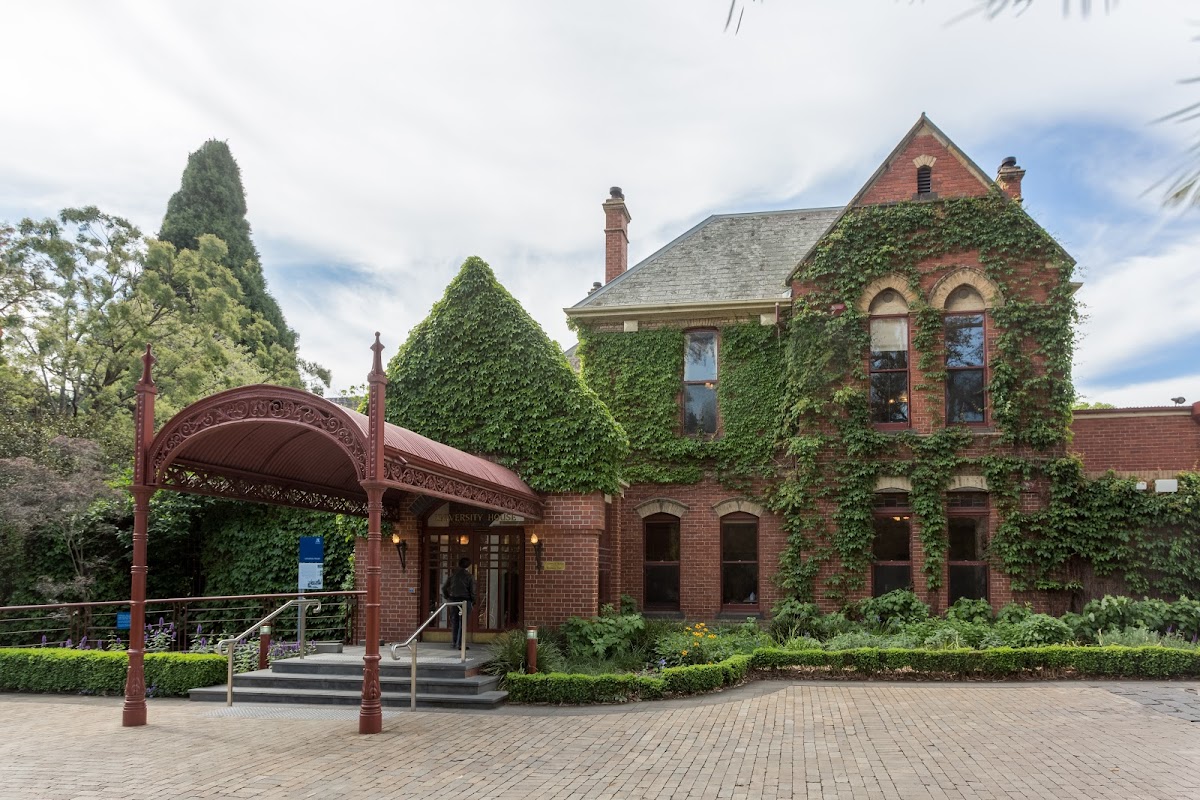 University House ヒーロー画像