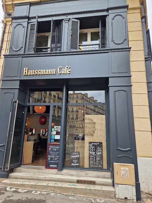 Haussmann Café hero