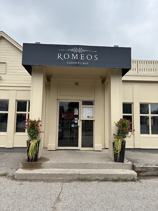 Romeos Corner Cafe hero